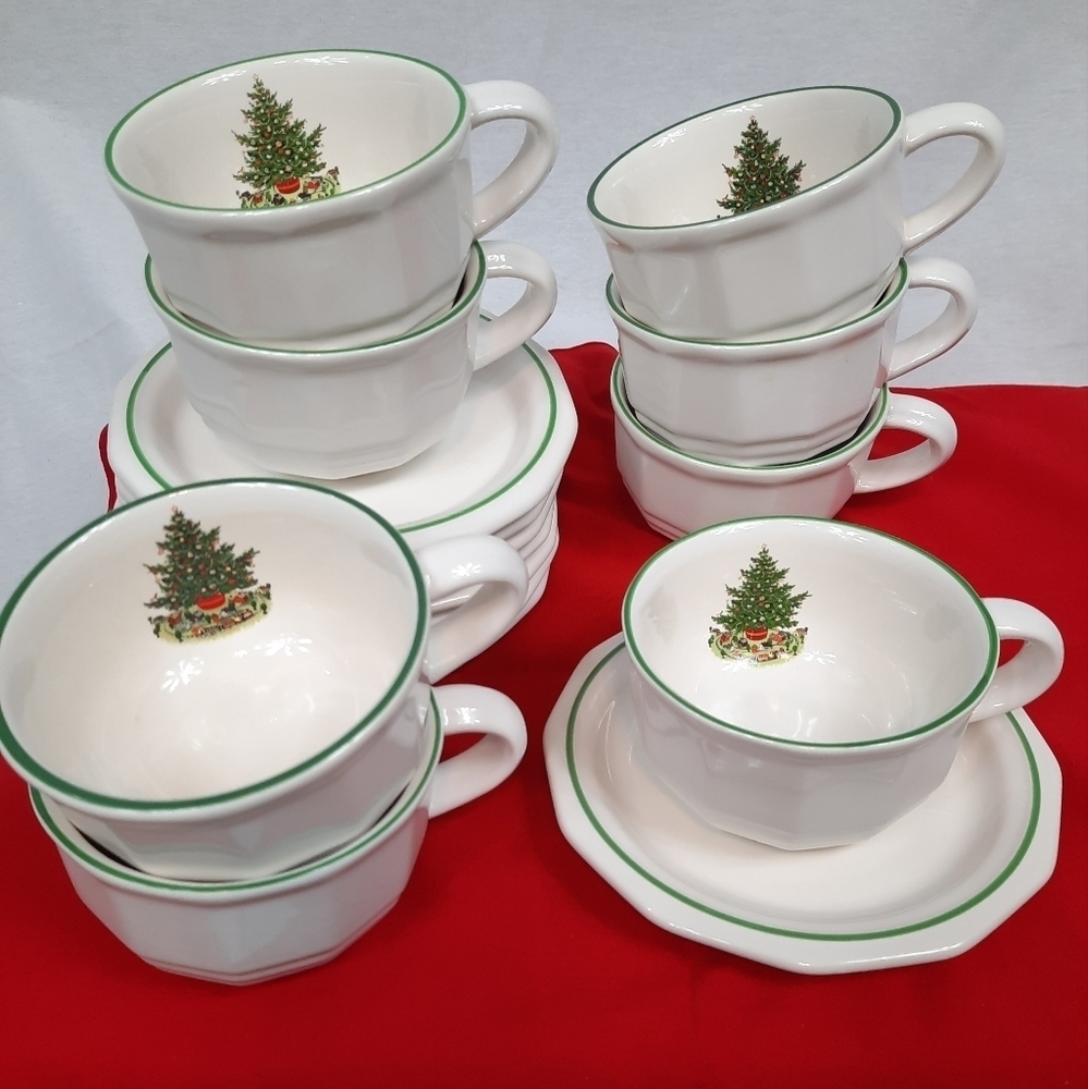 Vintage Pfaltzgraff Christmas Heritage Coffee Mug & Saucer Set of 8 Discontinued